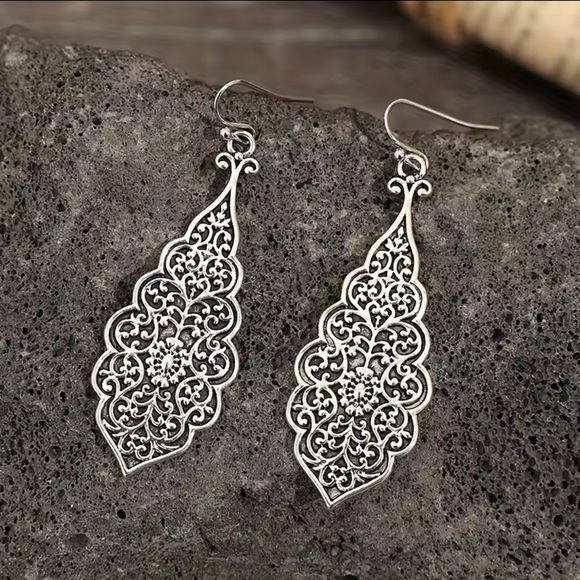Vintage Filigree Leaf Flower Long Drop Earrings – Boho Wedding - Picture 4 of 13
